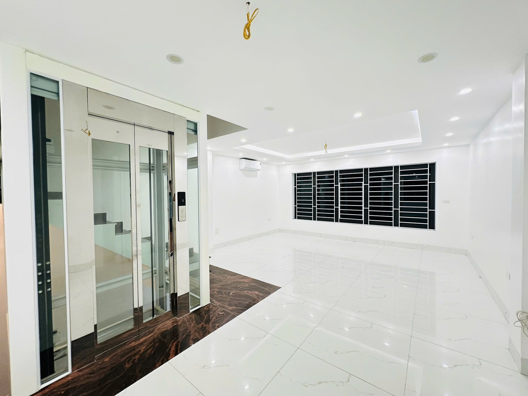 Ô tô Phân lô Thang máy Hoàng Quốc Việt 60m 6T, MT 5m, nhỉnh 25 tỷ 3