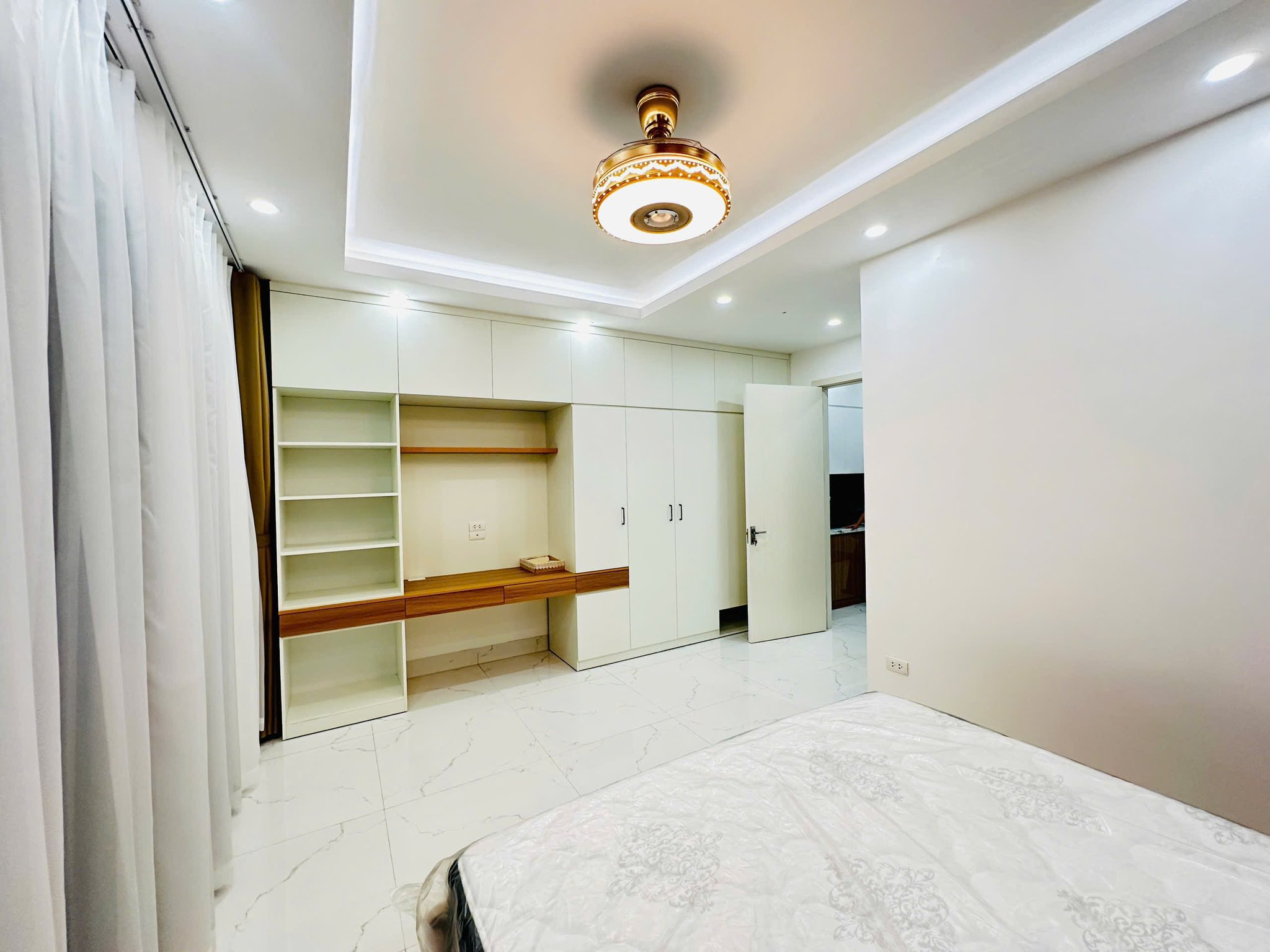 Ô tô Phân lô Thang máy Hoàng Quốc Việt 60m 6T, MT 5m, nhỉnh 25 tỷ 4