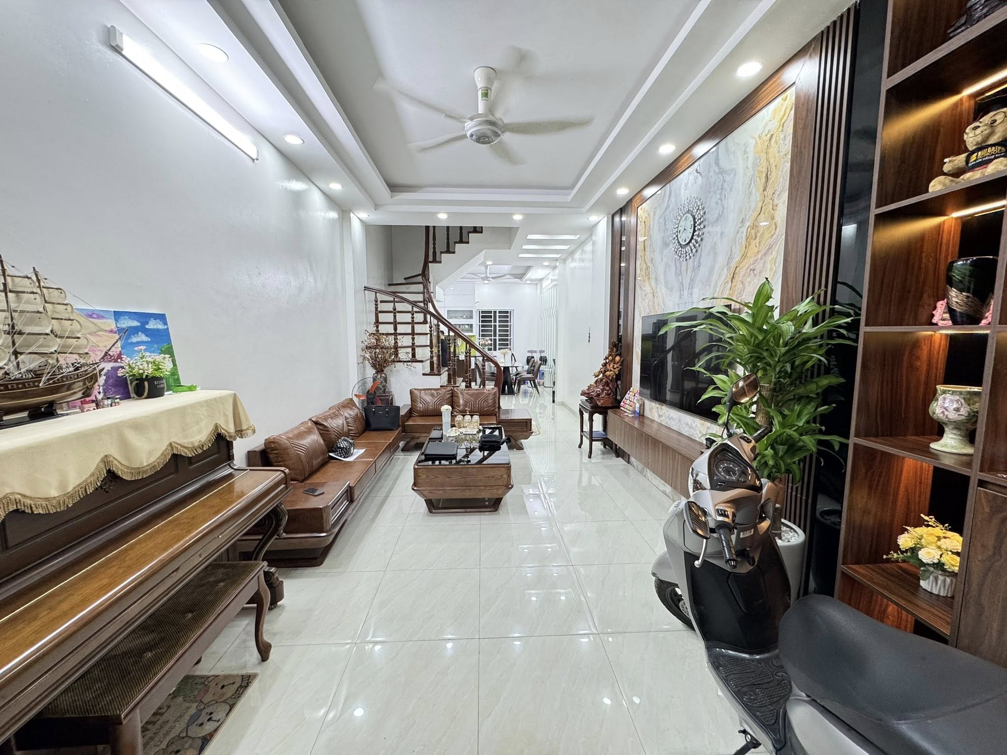 BÁN NHÀ PHÂN LÔ KIM ĐỒNG – 2 THOÁNG – NGÕ NÔNG – 51M2 - 3.8M MT - 14.2 TỶ 2
