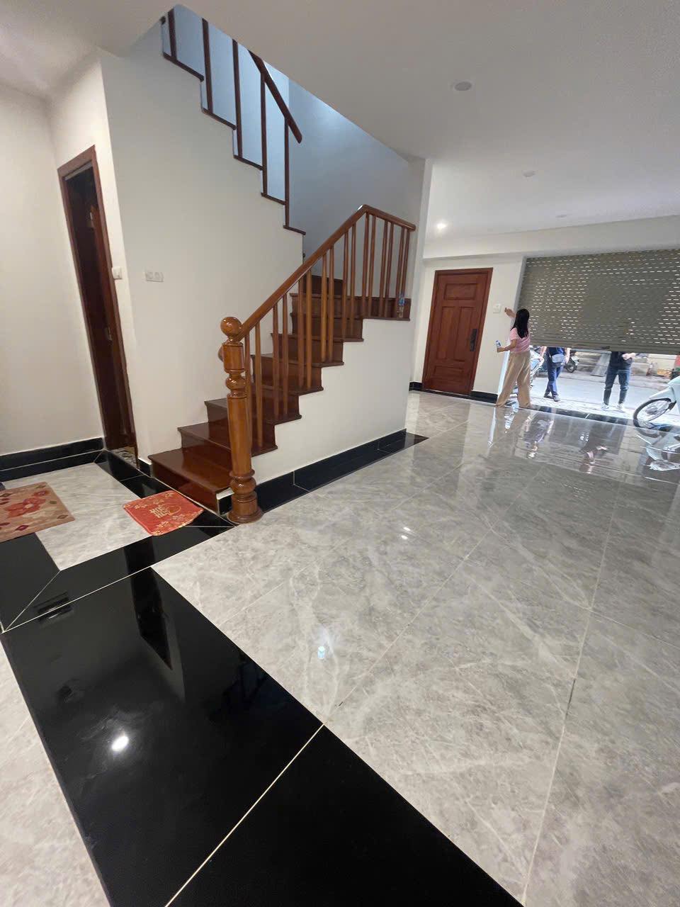 Ô tô tránh, Vài bước ra phố Mạc Thái Tổ-Cầu Giấy 65m 7T thang máy, 34.6 Tỷ