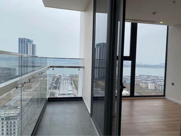 Cần bán Căn hộ chung cư Phường Bãi Cháy, Hạ Long, Diện tích 96m², Giá Thương lượng 3