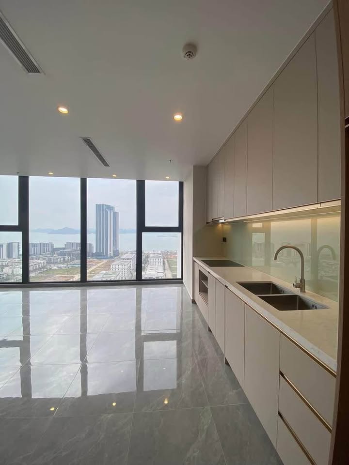 Cần bán Căn hộ chung cư Phường Bãi Cháy, Hạ Long, Diện tích 96m², Giá Thương lượng 5