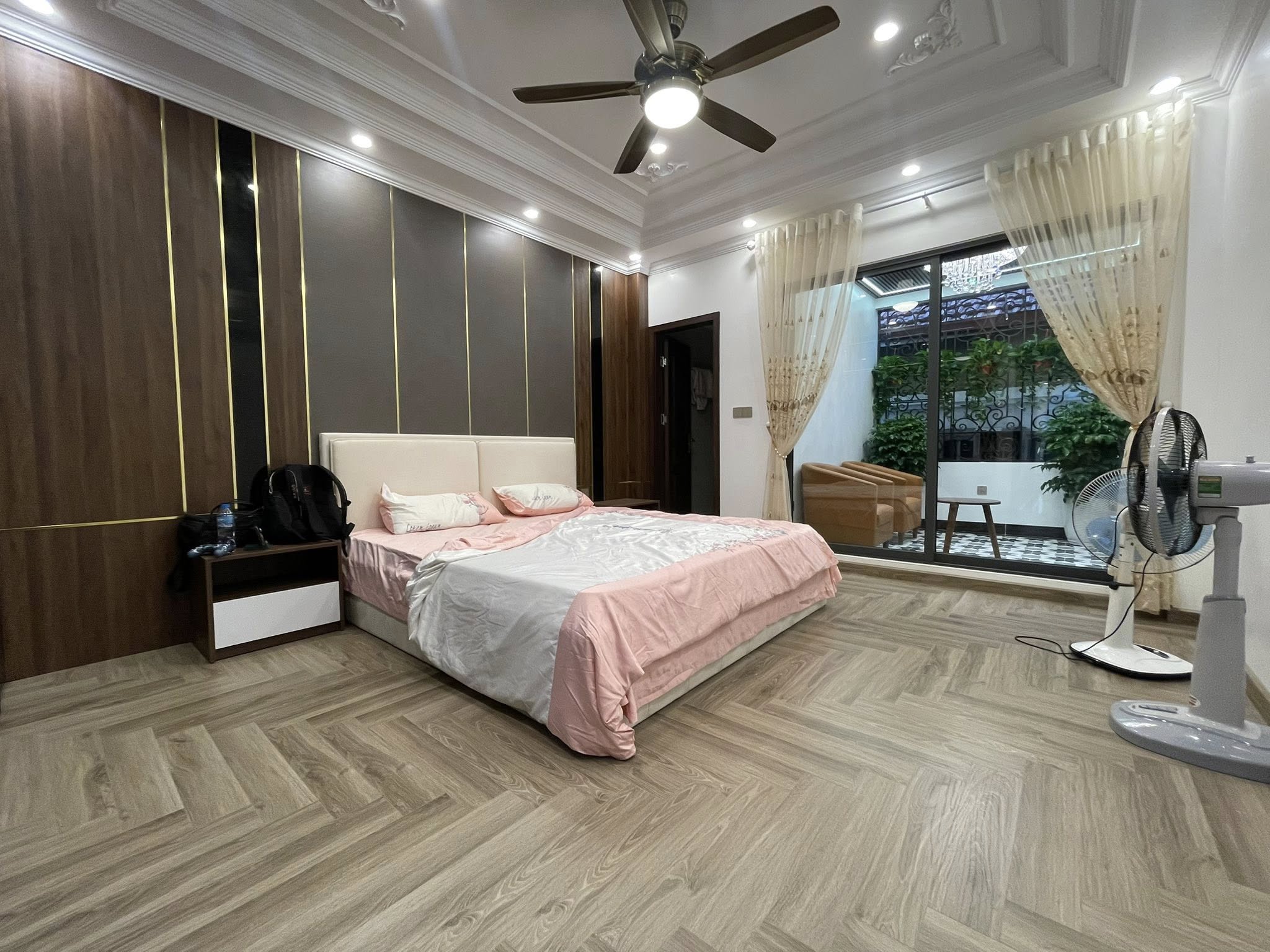 MẶT PHỐ NGÔ GIA TỰ-NHÀ ĐẸP DÂN XÂY-92M 30TỶ-THANG MÁY-FULL NỘI THẤT-KINH DOANH SIÊU ĐỈNH 2