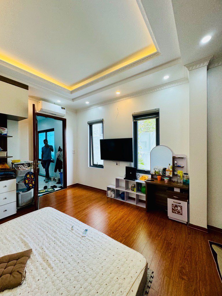 BÁN NHÀ NGUYỄN CHÍNH – LÔ GÓC – THANG MÁY - KINH DOANH – 60M2 – 3.5M MT-  17.9 TỶ