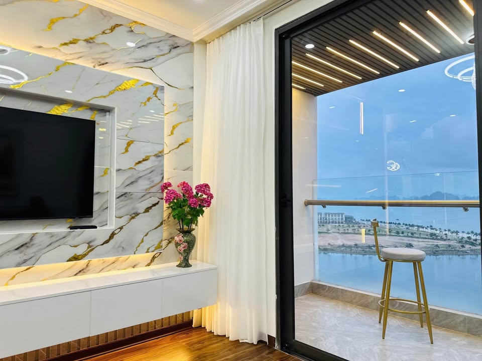 Cần bán Căn hộ chung cư Phường Bãi Cháy, Hạ Long, Diện tích 90m², Giá 4.2 Tỷ 9
