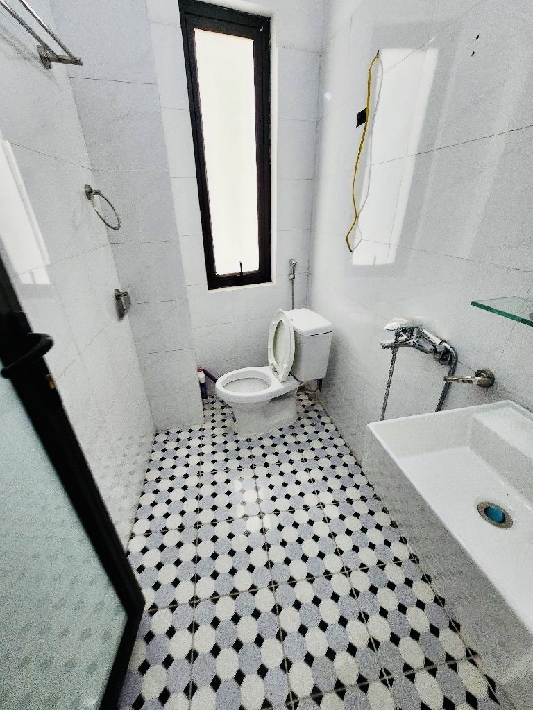 Cần t.i.ề.n bán gấp nhà phố LÔ GÓC 33m MT 11m, 2 THOÁNG - hiện đang KINH DOANH phòng khám giá hơn 4