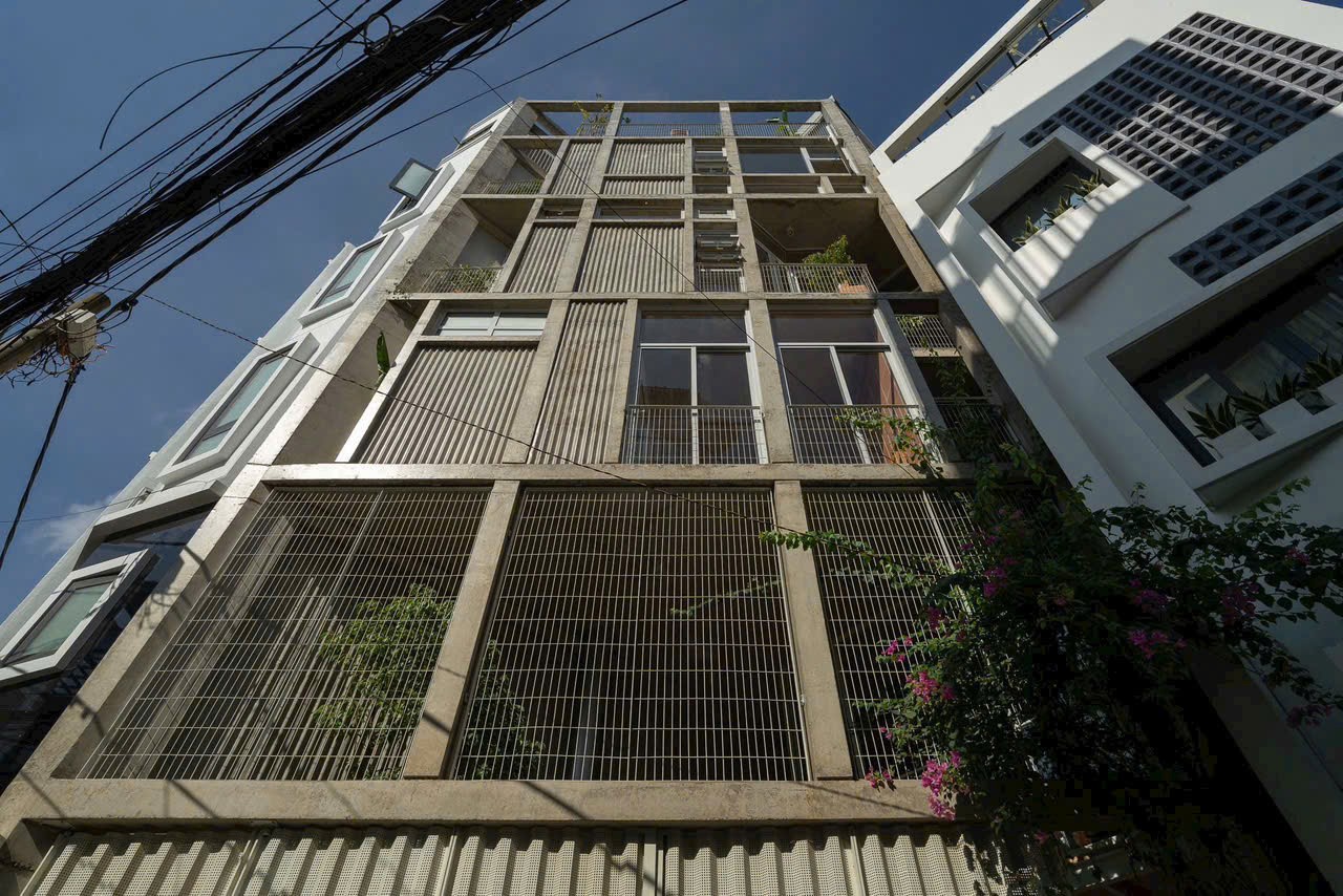 Tòa CHDV cao cấp HXH Nguyễn Duy,Q Bình Thạnh (6.4x17m).  6 tầng thang máy. HDT 65tr/th. Giá 18,5