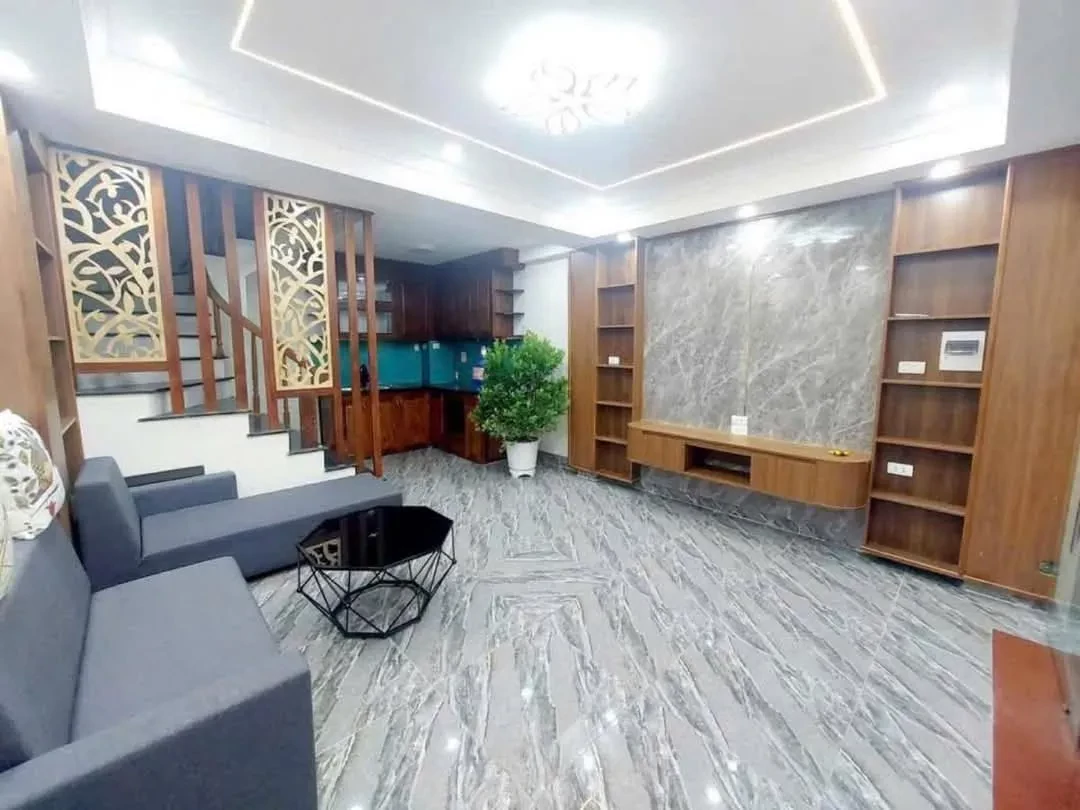 Bán Nhà  Lĩnh Nam 33m2.  6 tầng. mặt tiền  4.1m. giá  7.4 tỷ Hoàng Mai Hà Nội 3