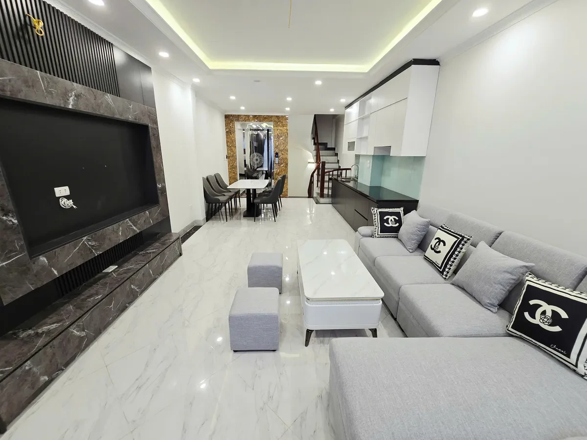 NHÀ MỚI 6 TẦNG THANG MÁY Ô TÔ VÀO Nguyễn Văn Linh 45M2, Mặt tiền 4m,10.35 tỷ Long Biên. 2