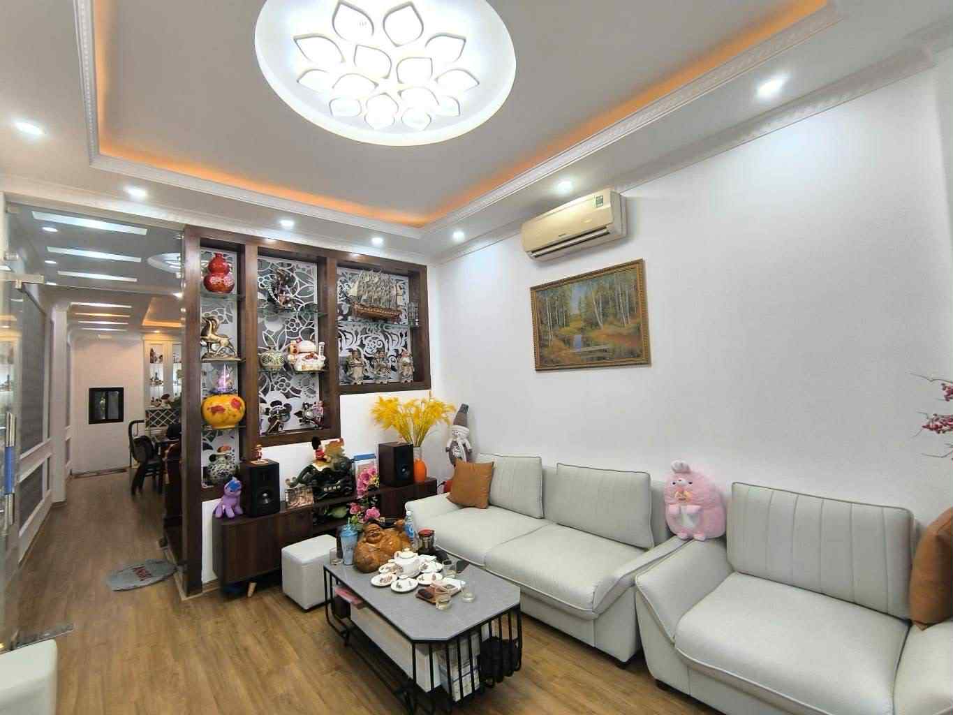 nhà đẹp Cổ Linh, 50m x 5 tầng, gara 2 ôtô, ngõ thông, đón đầu cầu Trần Hưng Đạo 3