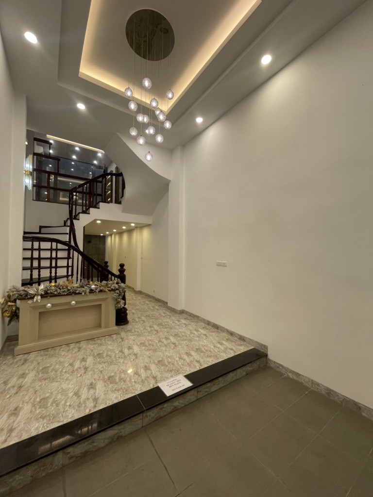 Bán nhà Láng, Đống Đa, ngõ ô tô, 2 thoáng 42m2, 5 tầng, đủ đồ, chỉ 12.85 tỷ