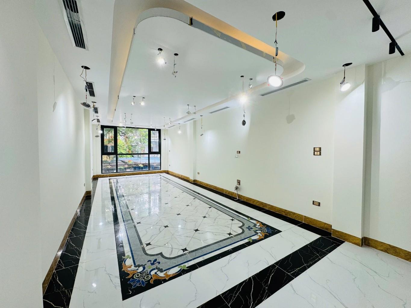 BÁN NHÀ NGỌC LÂM 23 tỷ 55m NGÕ Ô TÔ ĐỖ CỬA,KINH DOANH,LONG BIÊN 3