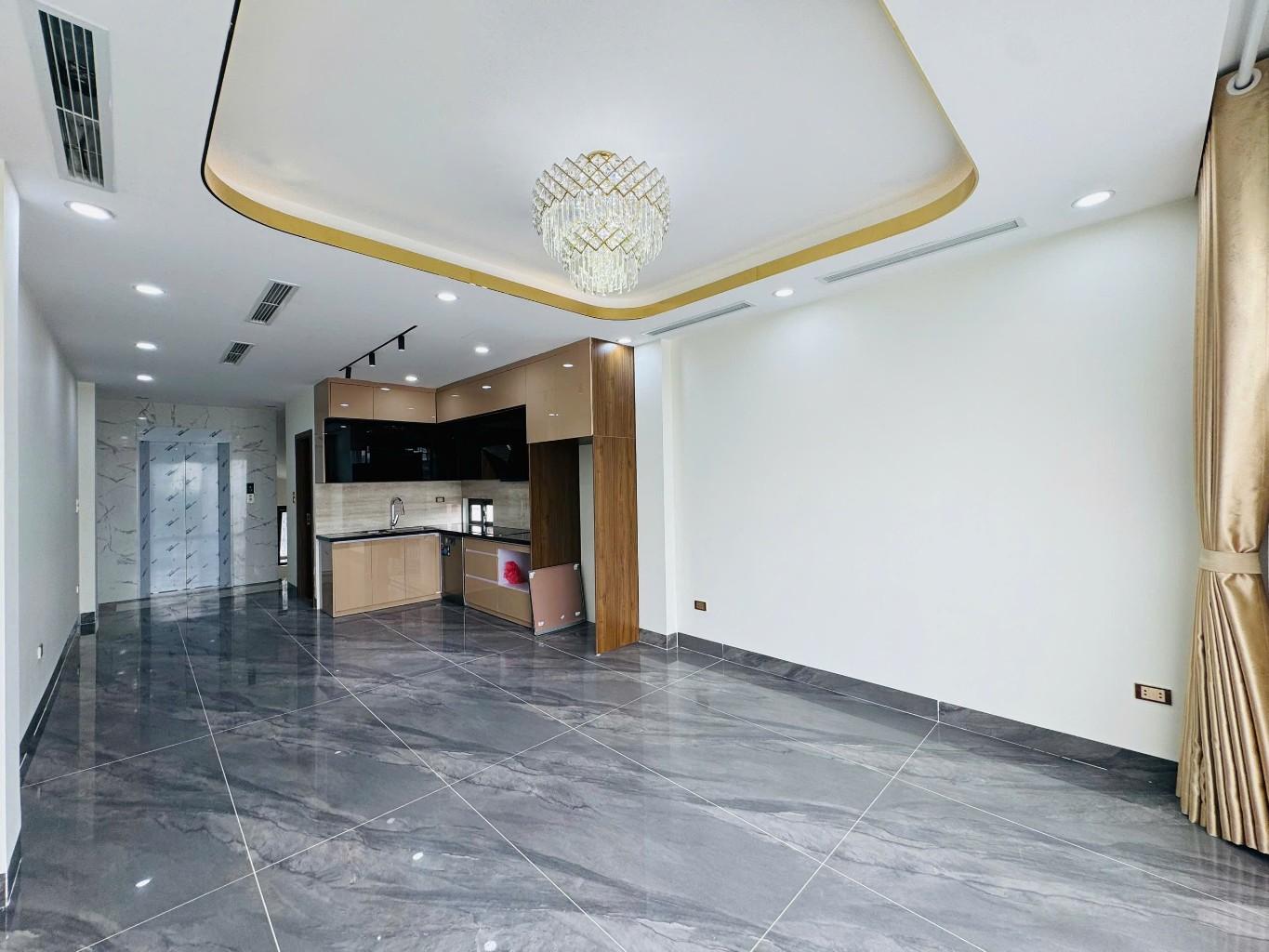BÁN NHÀ NGỌC LÂM 23 tỷ 55m NGÕ Ô TÔ ĐỖ CỬA,KINH DOANH,LONG BIÊN 4