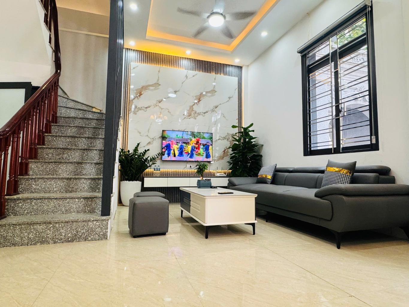 NHÀ ĐẸP Ở NGAY, 20M RA Ô TÔ, MẶT TIỀN QUYỀN LỰC, CỰC GẦN CHỢ, 1PH30S RA TRƯỜNG THCS ĐẠI MỖ 2