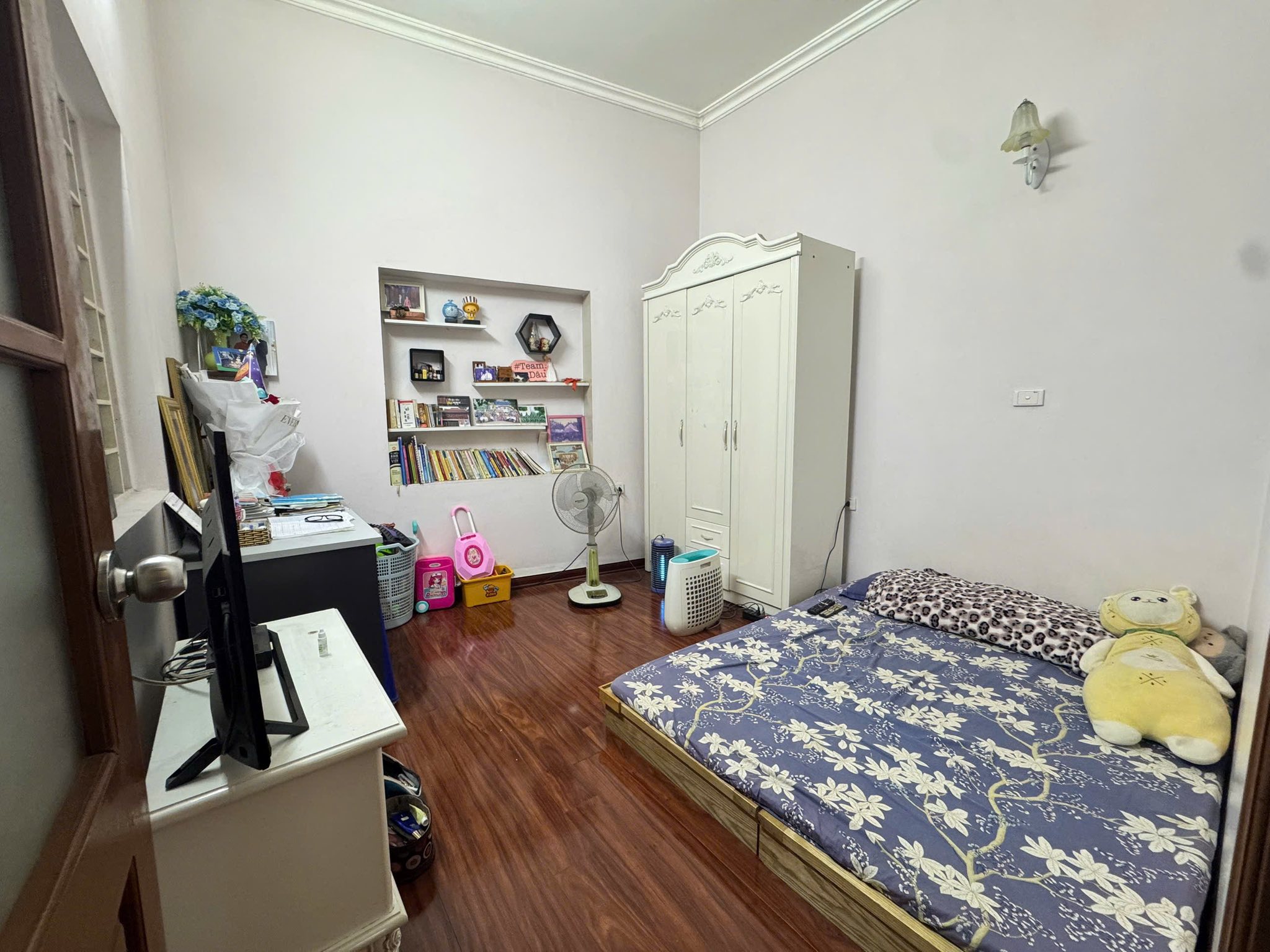 Bán Nhà Võng Thị, Bưởi, Tây Hồ, Ba Bước Ra Ô Tô, Mặt Tiền Rộng 5.6 m, 80m², Giá Chỉ 21 Tỷ 3