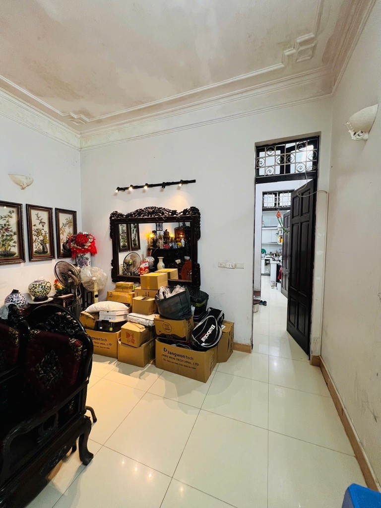 Bán nhà Láng, Đống Đa, ngõ ba gác, gần phố 77m2, 4 tầng, Mt 4.4m, chỉ 19.1 tỷ 2