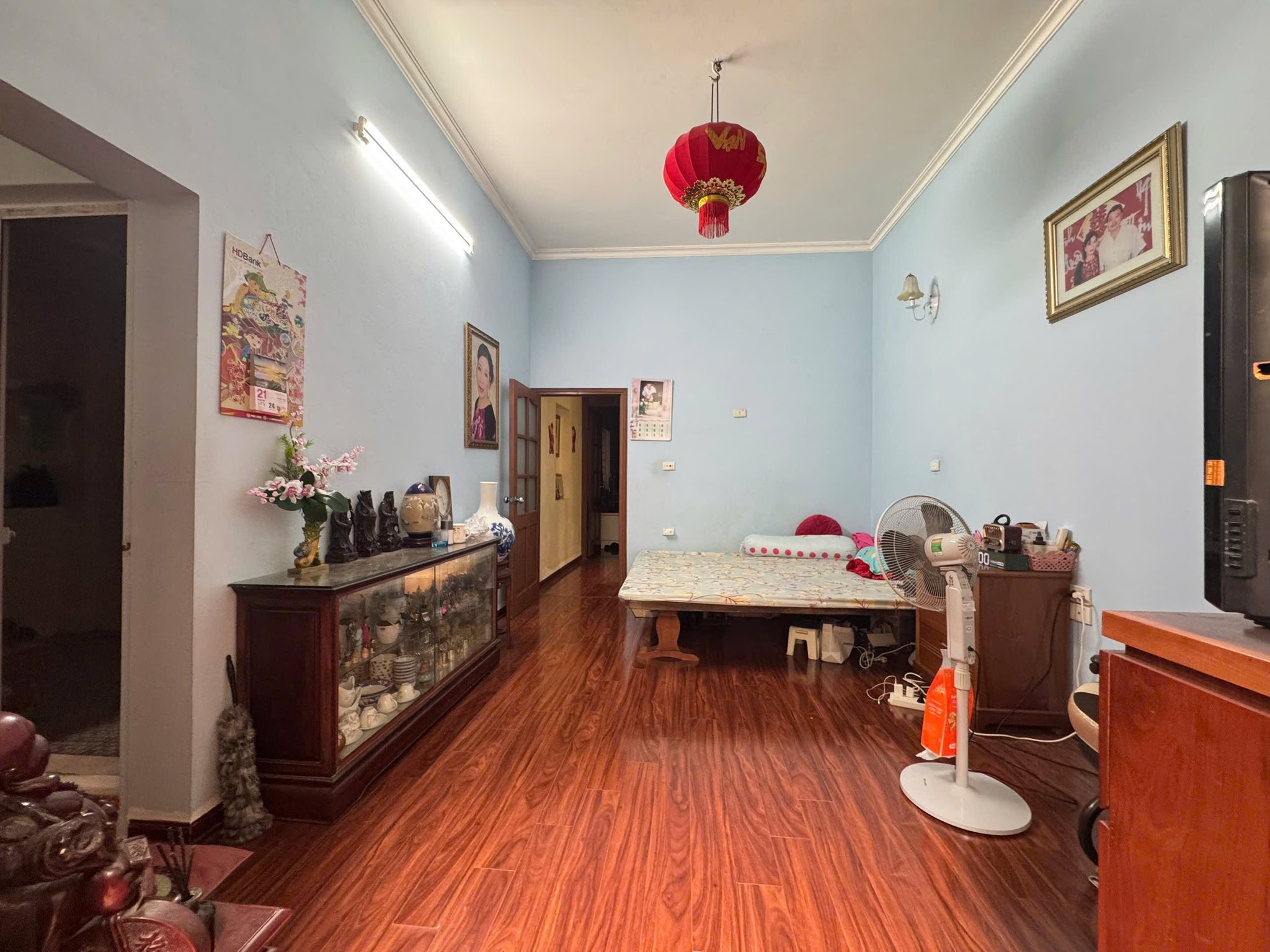 Bán Nhà Võng Thị, Bưởi, Tây Hồ, Ba Bước Ra Ô Tô, Mặt Tiền Rộng 5.6 m, 80m², Giá Chỉ 21 Tỷ 4