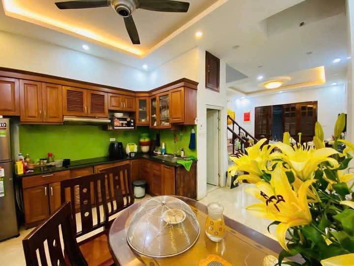 Chinh Chủ Cân Bán  30m² 5 tầng, 3PN, 3WC, Ngõ 362 Nam Dư, Lĩnh Nam, 5.8 tỷ, sổ đỏ sẵn sàng giao