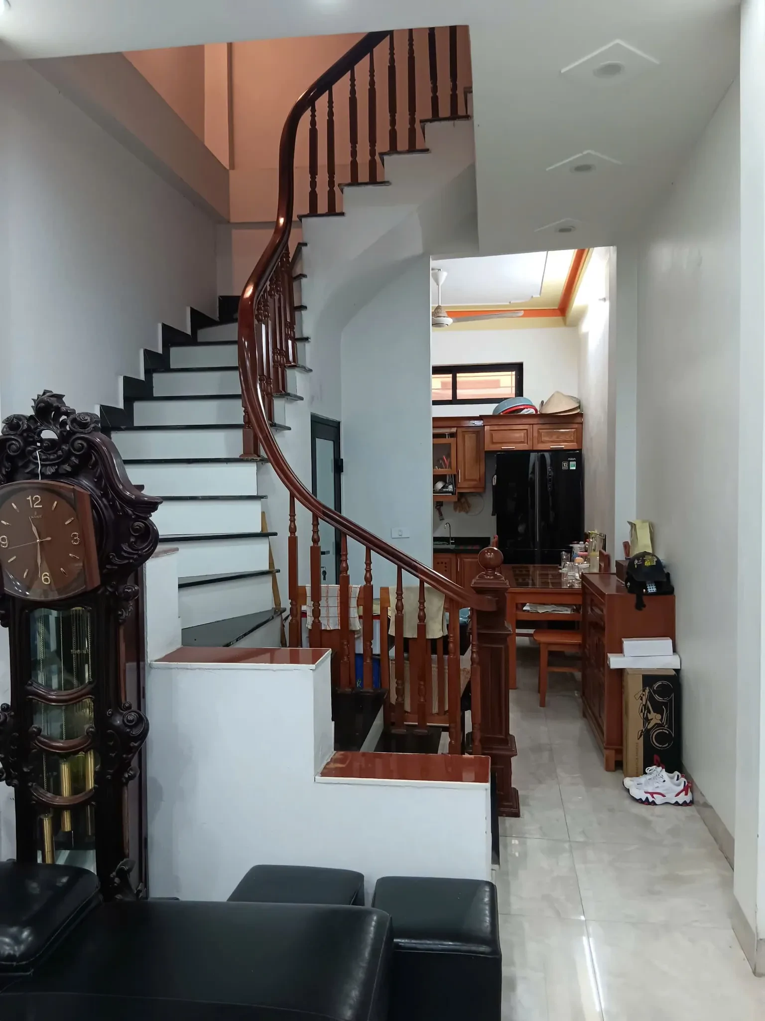 bán Nhà  Ngõ Thịnh Hào1 35/38m2.  4 tầng. mặt tiền3.1m giá  8.8 tỷ Đống Đa Hà Nội 2