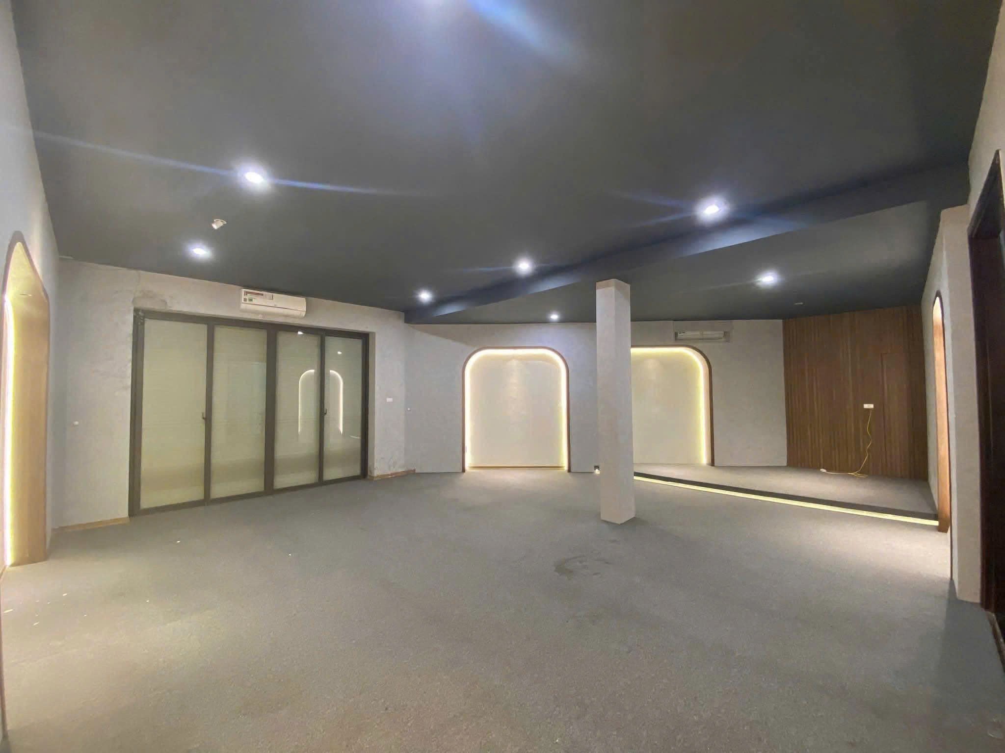 Cho thuê nhà liền kề ở Trung Hòa, Cầu Giấy 150m x 5T - 8P  giá 65 triệu, đường ô tô tránh 2