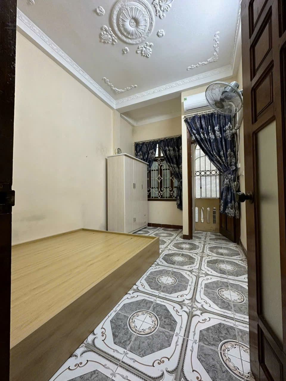 Cho thuê nhà nguyên căn ngõ 318 La Thành, Hào Nam, Đống Đa 38m x 4T, 5 ngủ giá 12 triệu 2