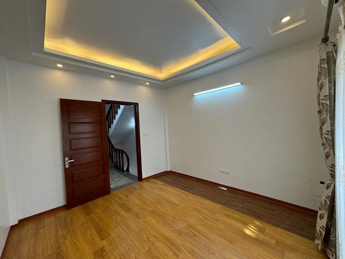 Bán nhà Ngọc Hồi, 33m2 x 5 tầng, mặt tiền 4m, giá 5.4 tỷ 2