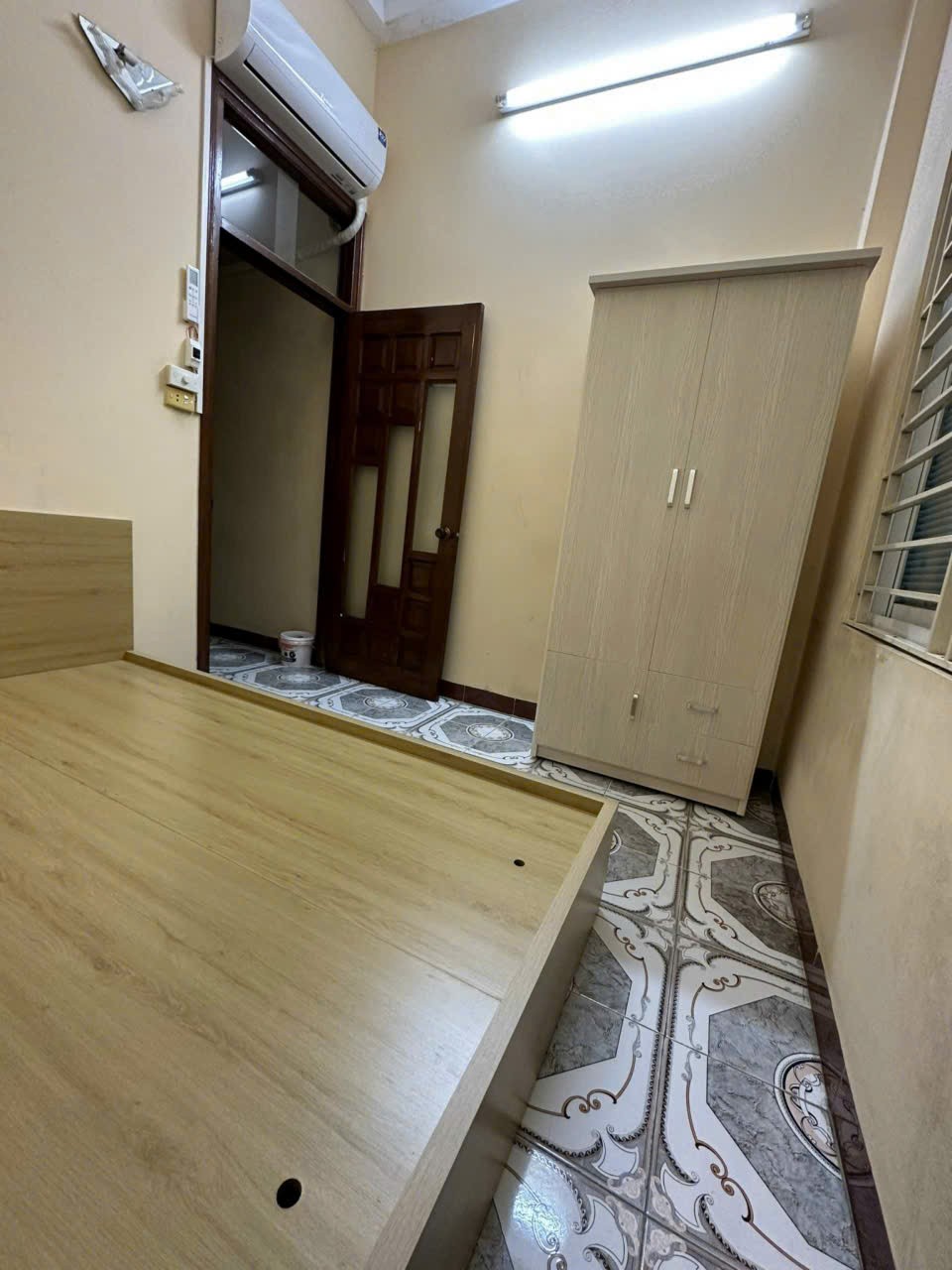 Cho thuê nhà nguyên căn ngõ 318 La Thành, Hào Nam, Đống Đa 38m x 4T, 5 ngủ giá 12 triệu 3
