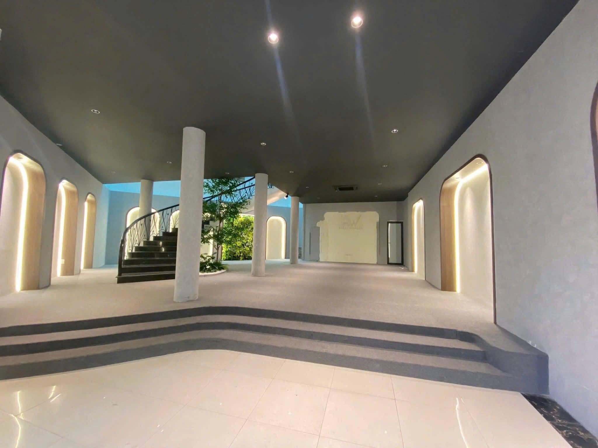 Cho thuê nhà liền kề ở Trung Hòa, Cầu Giấy 150m x 5T - 8P  giá 65 triệu, đường ô tô tránh 4