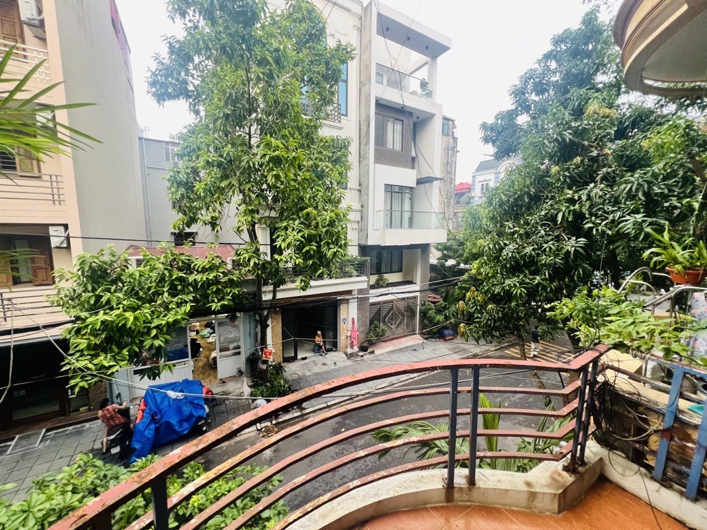 PHÂN LÔ - VỈA HÈ, Ô TÔ TRÁNH ĐỖ - NHÀ 2 THOÁNG CÓ GIẾNG TRỜI, CÓ THỂ LẮP THANG MÁY - KD, LÀM