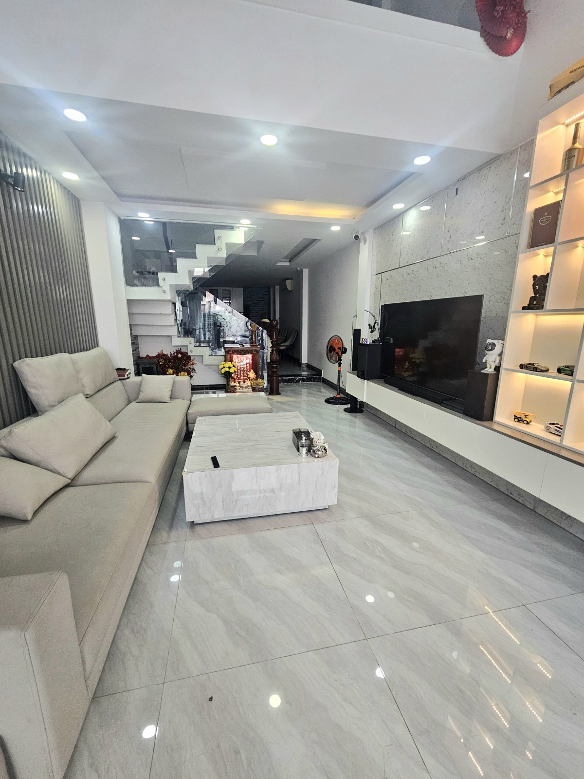 Bán nhà Hẻm 4m ngay Trần Hưng Đạo, Quận 5, 68m2 (4x17) 5 tầng 6PN full nội thất, Giảm 300  triệu