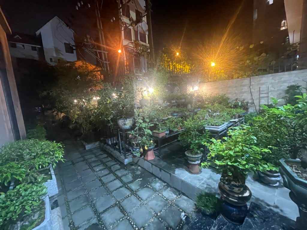 biệt thự sân vườn Ngọc Thụy, 190m x 4 tầng, mặt tiền 7.6m, ôtô tránh, nở hậu 3