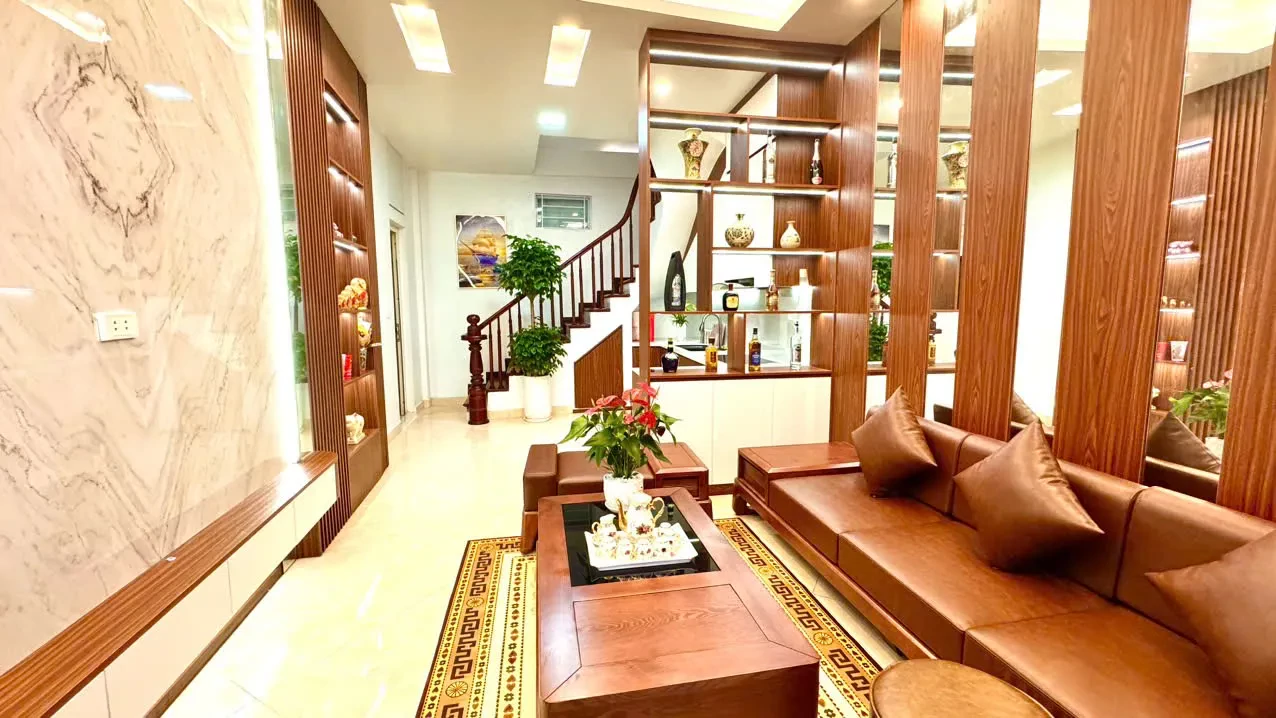 Bán Nhà Hoàng Hoa Thám 31m2. 6 tầng. mặt tiền 3.5m. giá 8.4 tỷ Ba Đình Hà Nội 2