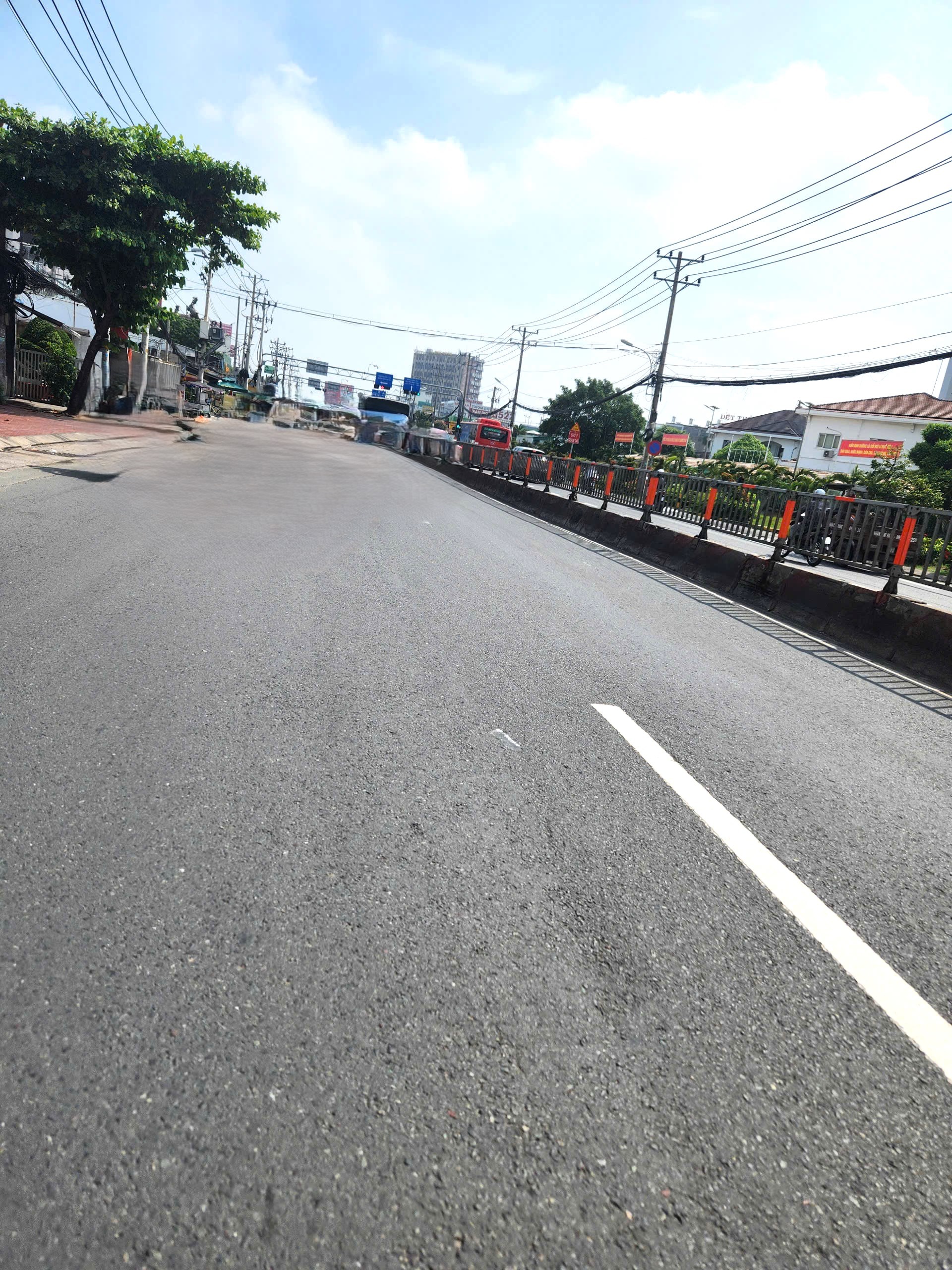 BÁN NHÀ 2 TẦNG MỚI ĐẸP - Ô TÔ TẬN CỬA - KHA VẠN CÂN - HIỆP BÌNH CHÁNH - 40M2 - CHỈ 3 NHỈNH