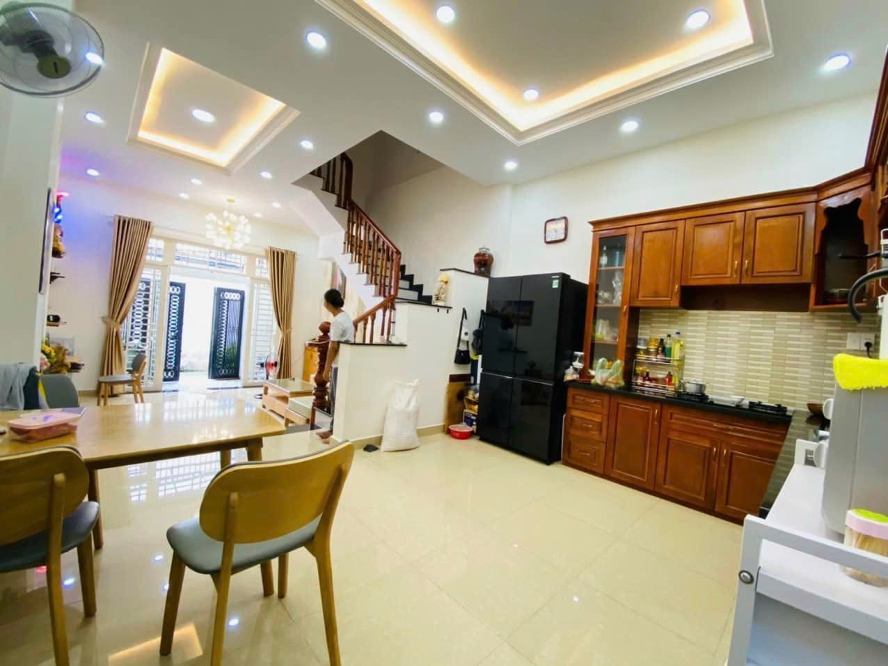 BÁN NHÀ ĐẸP 3 TẦNG ĐƯỜNG 38 HIỆP BÌNH CHÁNH NGANG 4,5M NỞ HẬU NHỈNH 4 TỶ