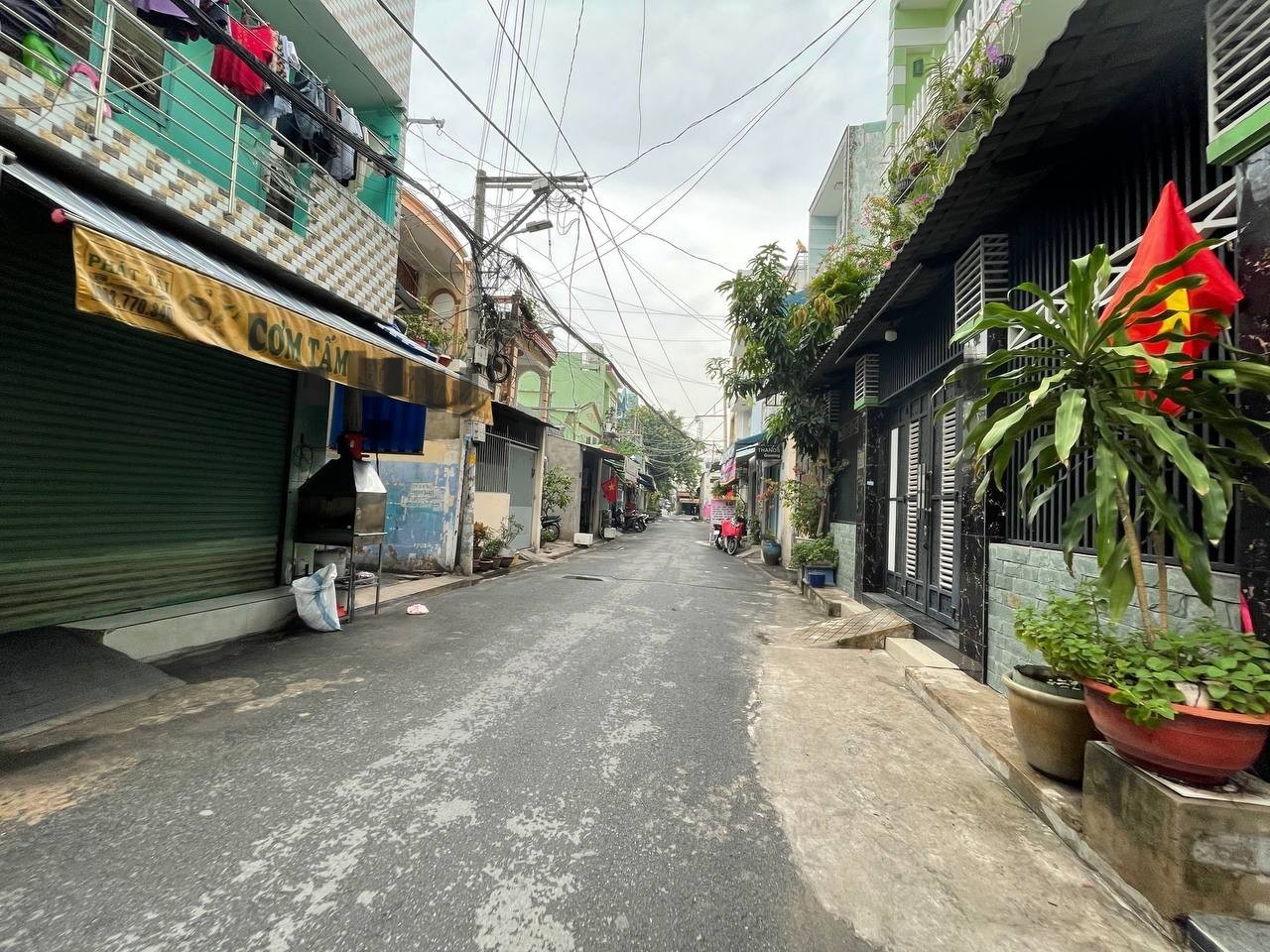 Bán Nhà 50m² Hẻm xe hơi 4m, 4PN, Lý Thánh Tông, Tân Phú, 5.6 tỷ