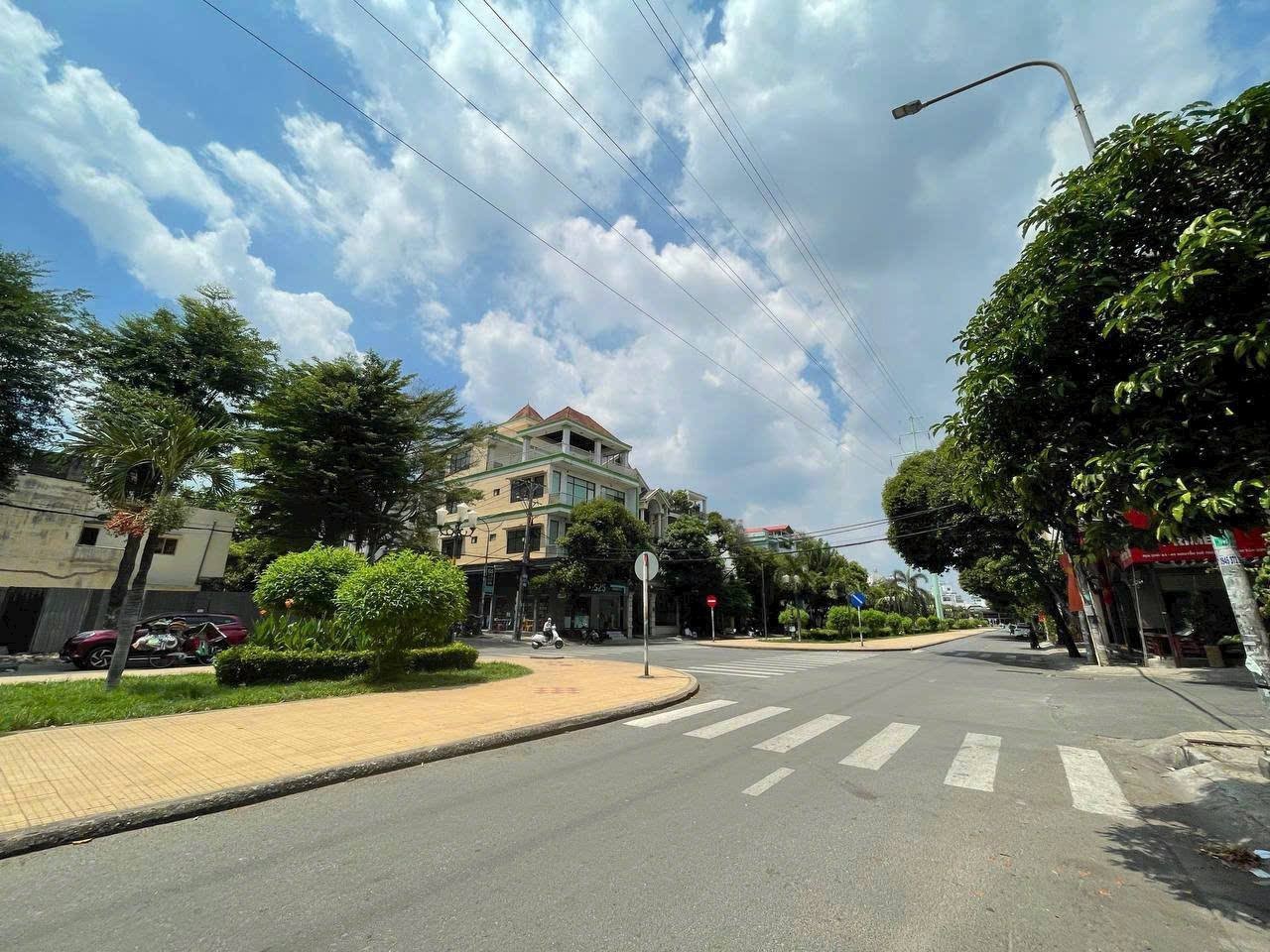 Bán nhà mặt phố 72m² - MTKD Nguyễn Thế Truyện, Q. Tân Phú – 5PN - 13,8 tỷ