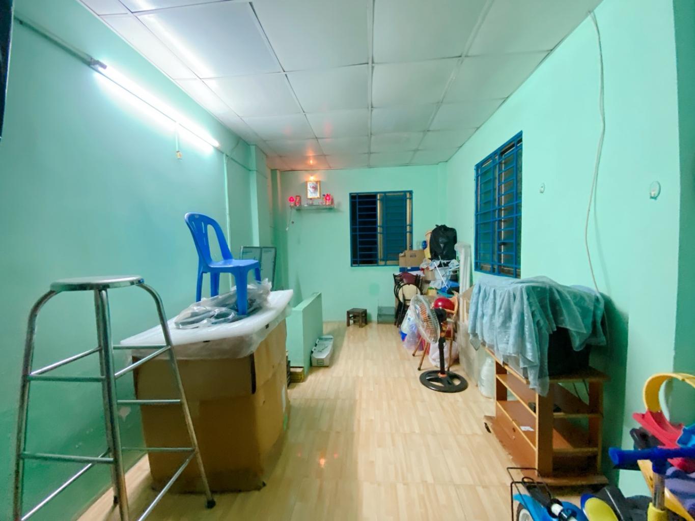 Nhà 3 tầng ngay chợ Phạm Văn Hai, hơn 3 tỷ, hẻm thông 4