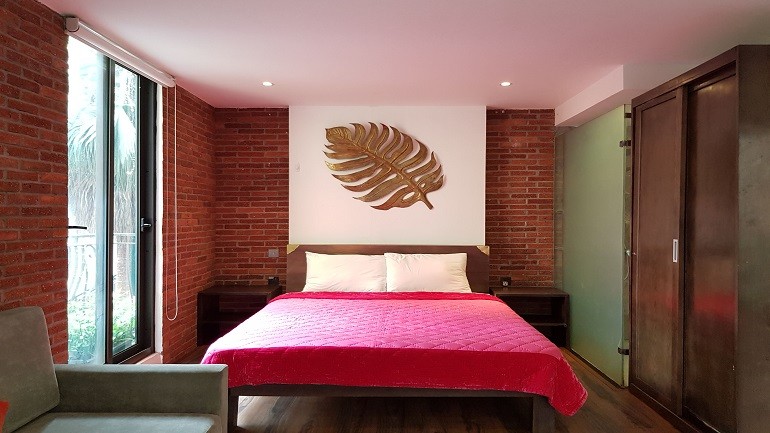 Cho thuê căn hộ giá rẻ tại Đặng Thai Mai, Tây Hồ, 40m2, 1PN, đầy đủ nội thất, sáng thoáng 2