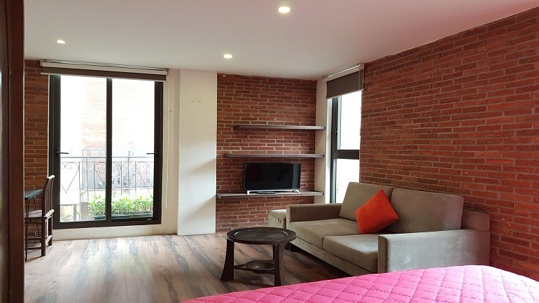 Cho thuê căn hộ giá rẻ tại Đặng Thai Mai, Tây Hồ, 40m2, 1PN, đầy đủ nội thất, sáng thoáng 4