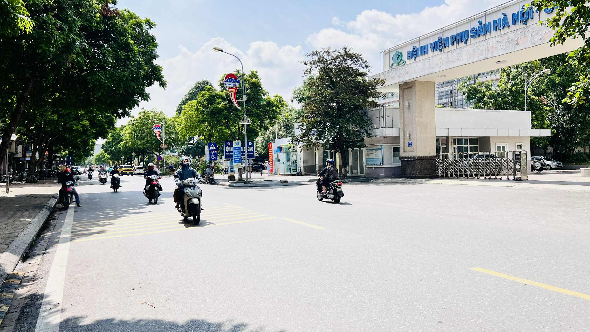 bán mảnh đất phố Trường Lâm, 2 mặt ôtô tránh, 188m, mặt tiền 6m, gần bệnh viện Đức Giang, full thổ 3