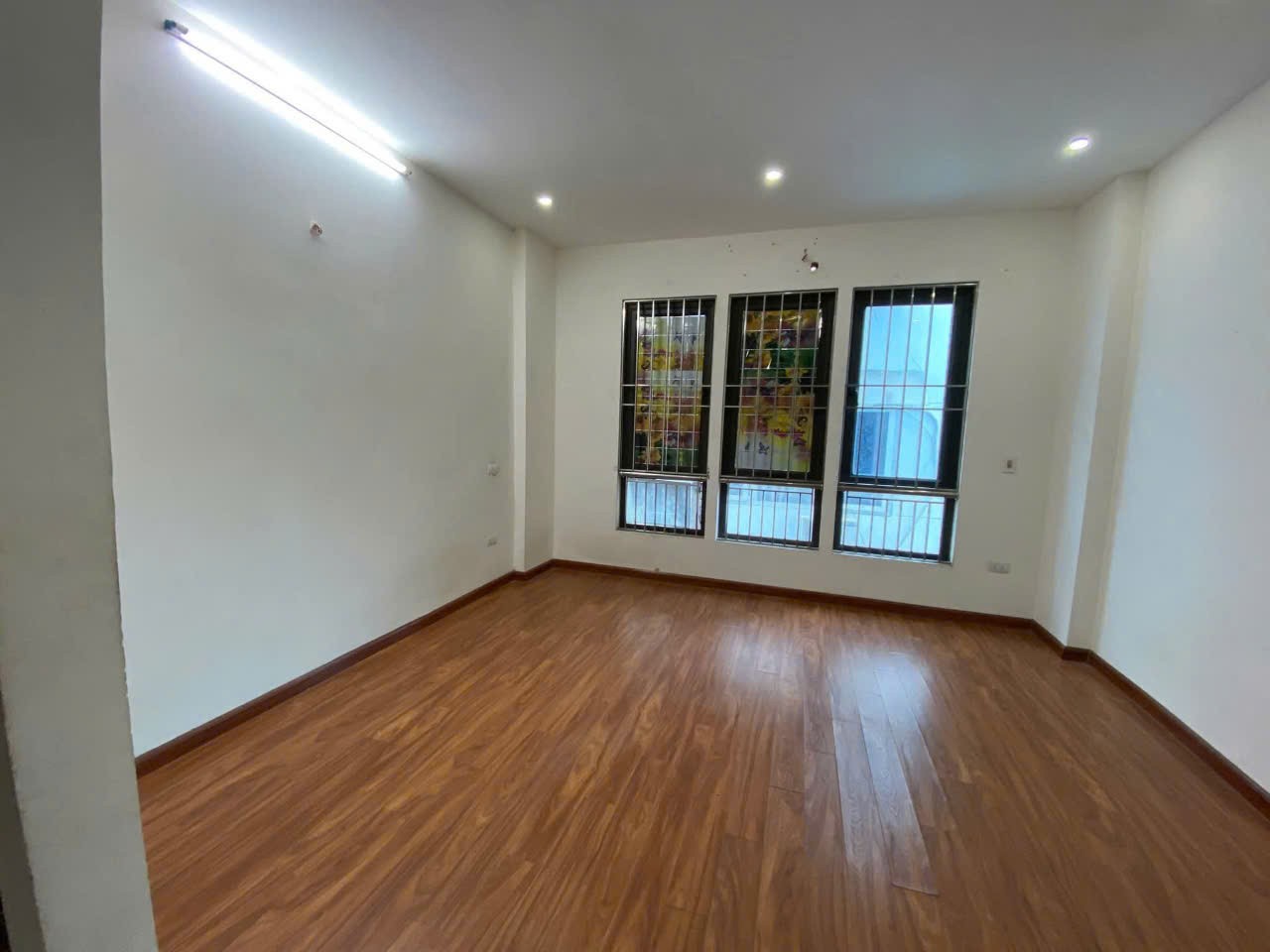 Cho thuê nhà riêng ngõ 394 Mỹ Đình – Nam Từ Liêm 30m x 4T, 4 ngủ giá 14tr, ô tô đỗ cửa 3
