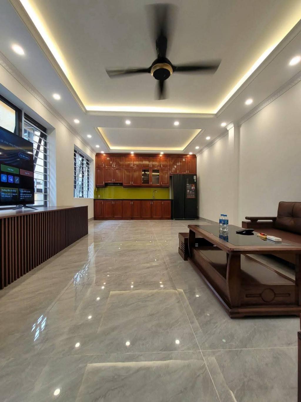 BÁN NHÀ 13 tỷ PHỐ THẠCH BÀN 60m MẶT TIỀN 6m,Ô TÔ GARA,LONG BIÊN HÀ NỘI 3