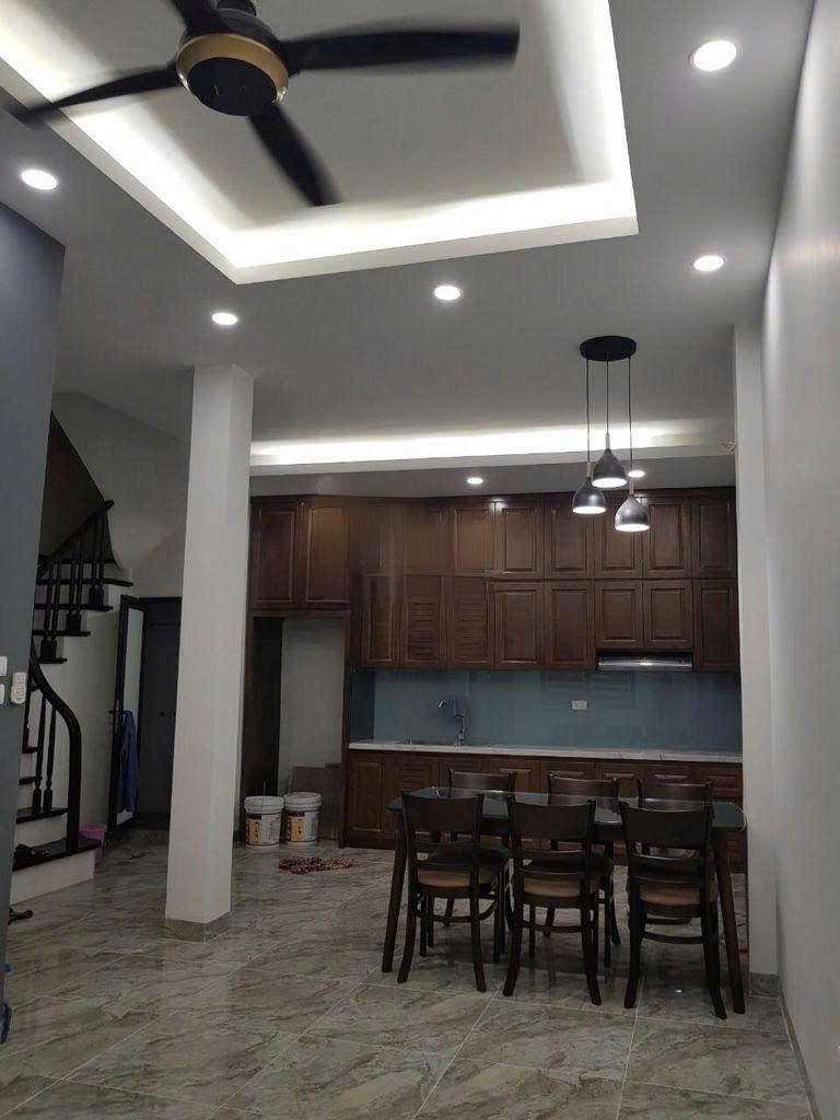 Cho thuê nhà riêng ngõ 61, Phố Phùng Chí Kiên, Cầu Giấy 35m x 6T giá 16tr, 5PN5VS