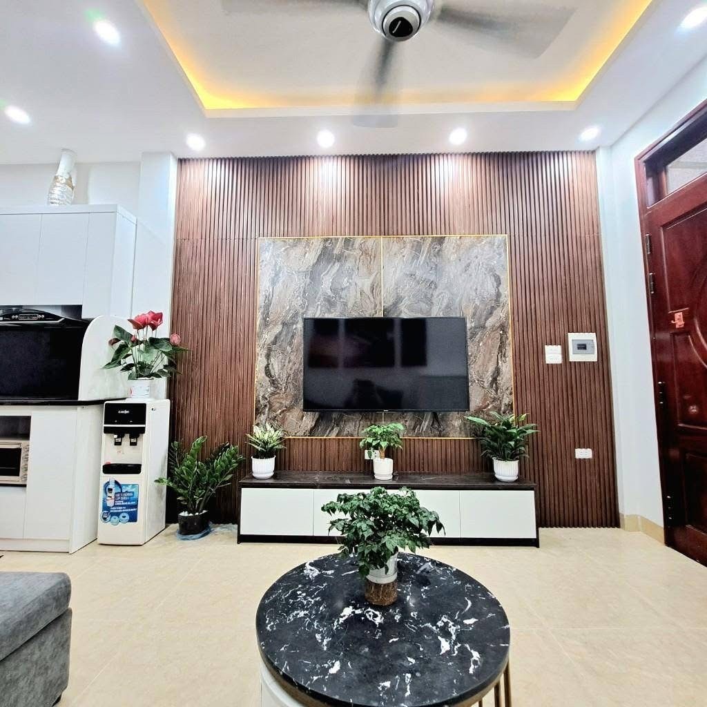 NAM DƯ LĨNH NAMThiết Kế Xịn Mịn - 5 Tầng - Mặt Tiền Rộng Chỉ 6.2 Tỷ