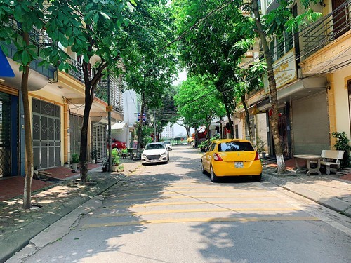 BÁN NHÀ TÂY TRÀ HOÀNG MAI -LÔ GÓC- MT RỘNG-Ô TÔ-NHỈNH 12 TỶ 2