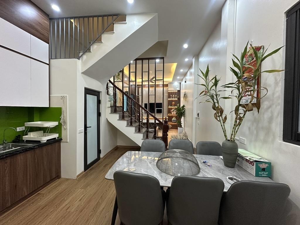 BÁN GẤP NHÀ LĨNH NAM- MT RỘNG- CHỈ 6,1TỶ