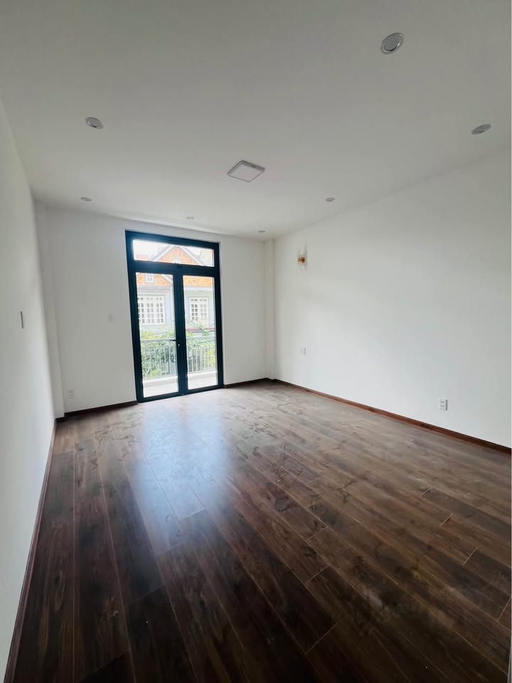 BÁN NHÀ MỚI ĐƯỜNG ĐÀO DUY TỪ, P4, TP.ĐÀ LẠT GIÁ CHỈ 8,8 TỶ 4