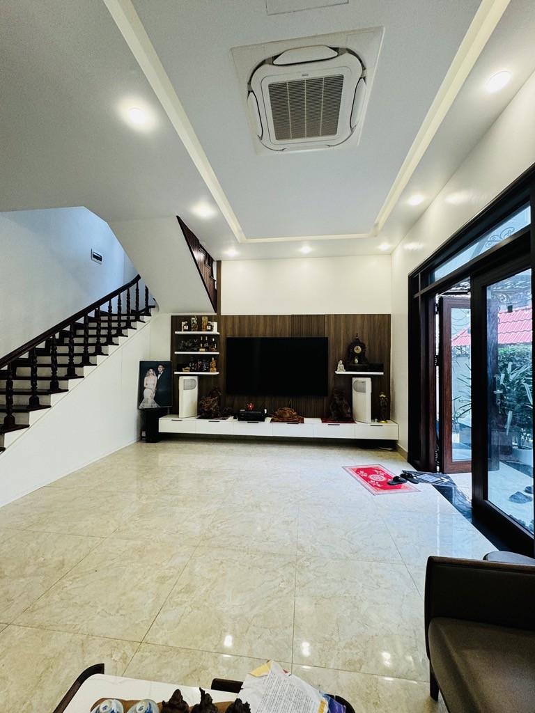 BÁN NHÀ NGỌC THỤY 25 tỷ 200m MẶT TIỀN 12m NGÕ THÔNG,LONG BIÊN 4