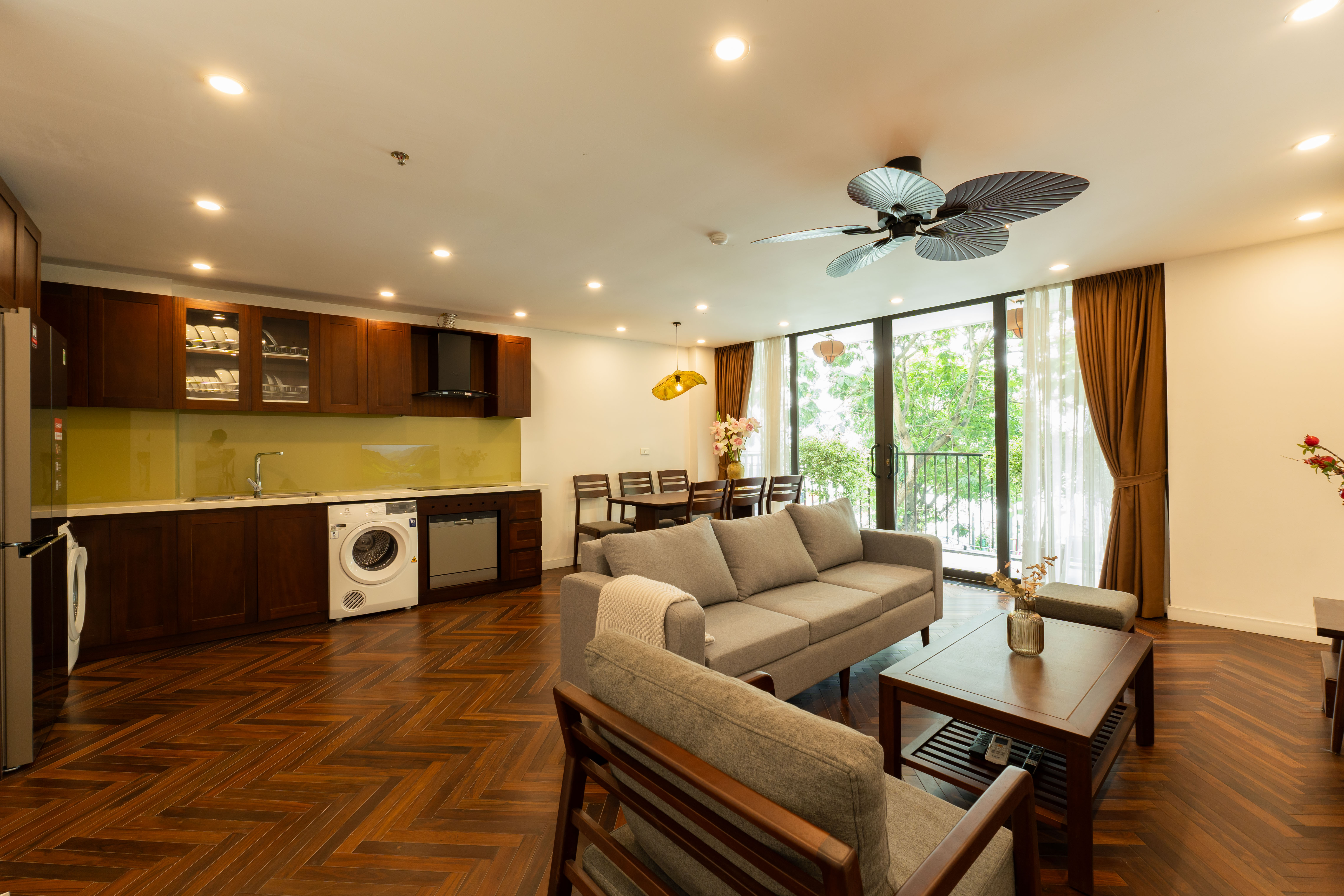 Cho thuê căn hộ 3PN, rộng 120m2 tại Vũ Miên, Tây Hồ, đầy đủ nội thất mới đẹp, hiện đại, cao cấp 2