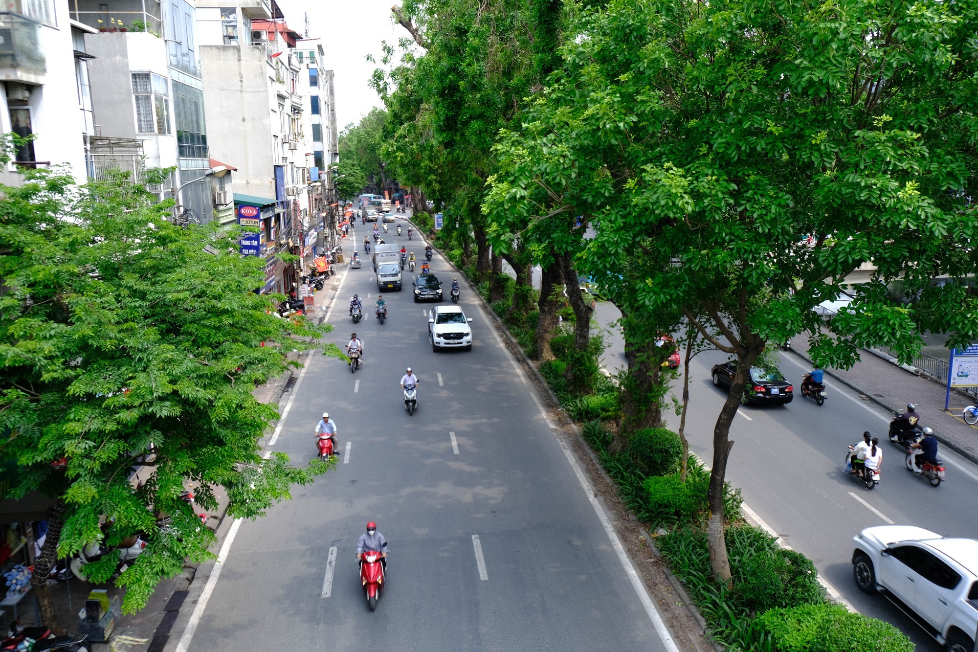 Bán nhà Láng, Đống Đa, ngõ ba gác, gần phố 77m2, 4 tầng, Mt 4.4m, chỉ 19.1 tỷ
